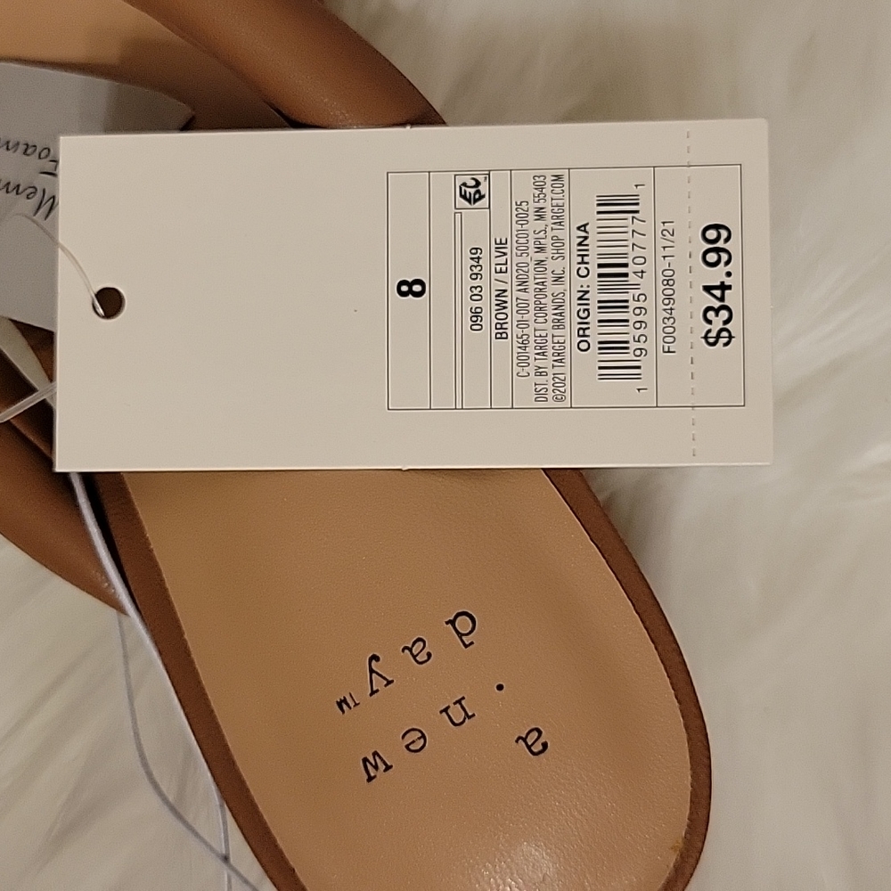 A New Day Elvie Round Heel Sandals Brown Memory Foam insole padded strap 8 New… - Picture 9 of 11